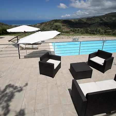 Cosentino Con Piscina Privata & Idromassaggio 别墅 *
