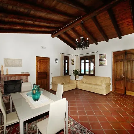 Cosentino Con Piscina Privata & Idromassaggio Sant'Anna (Sicily)